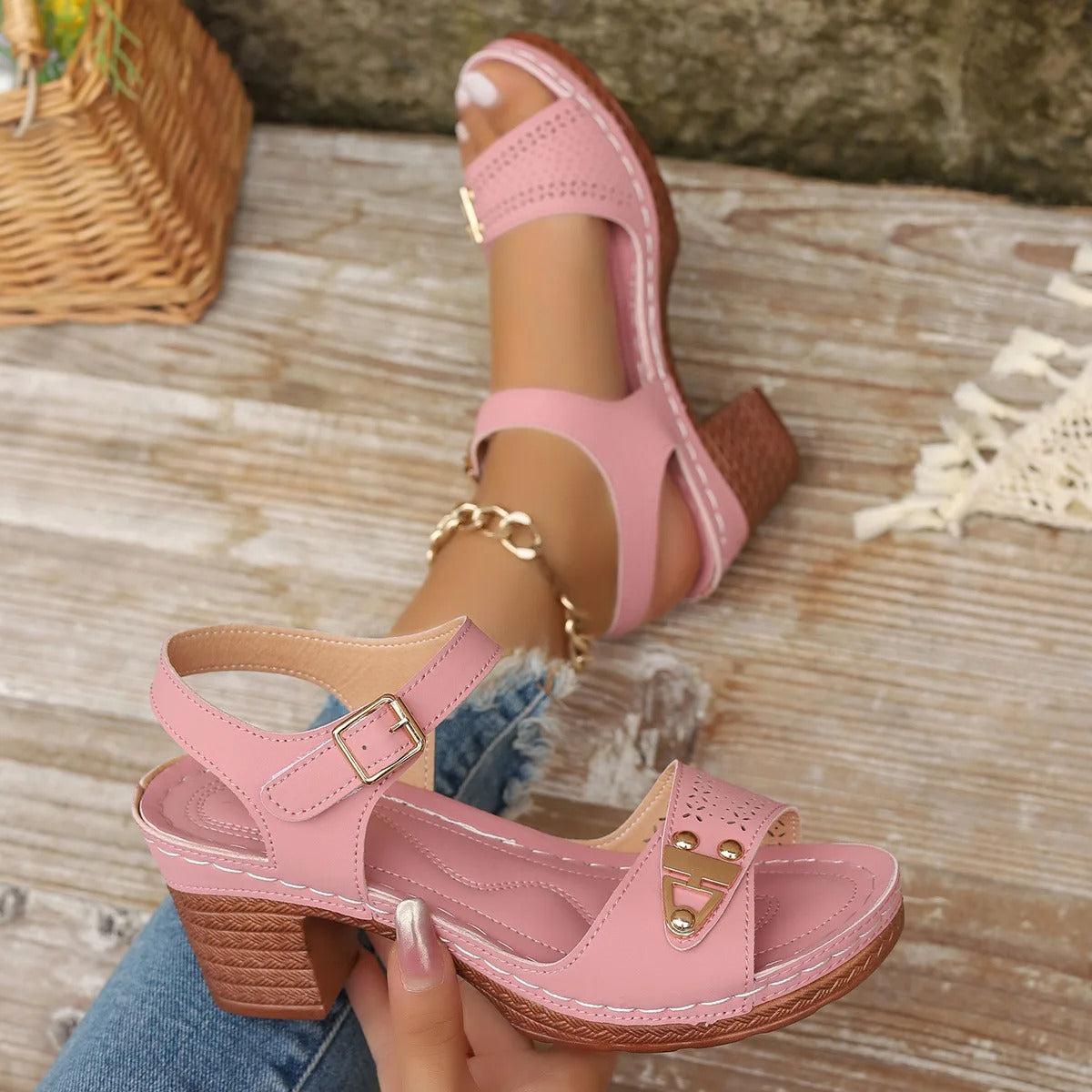 Evelyn | Cross-Strap Sandals Block Heel Platform Cushioned