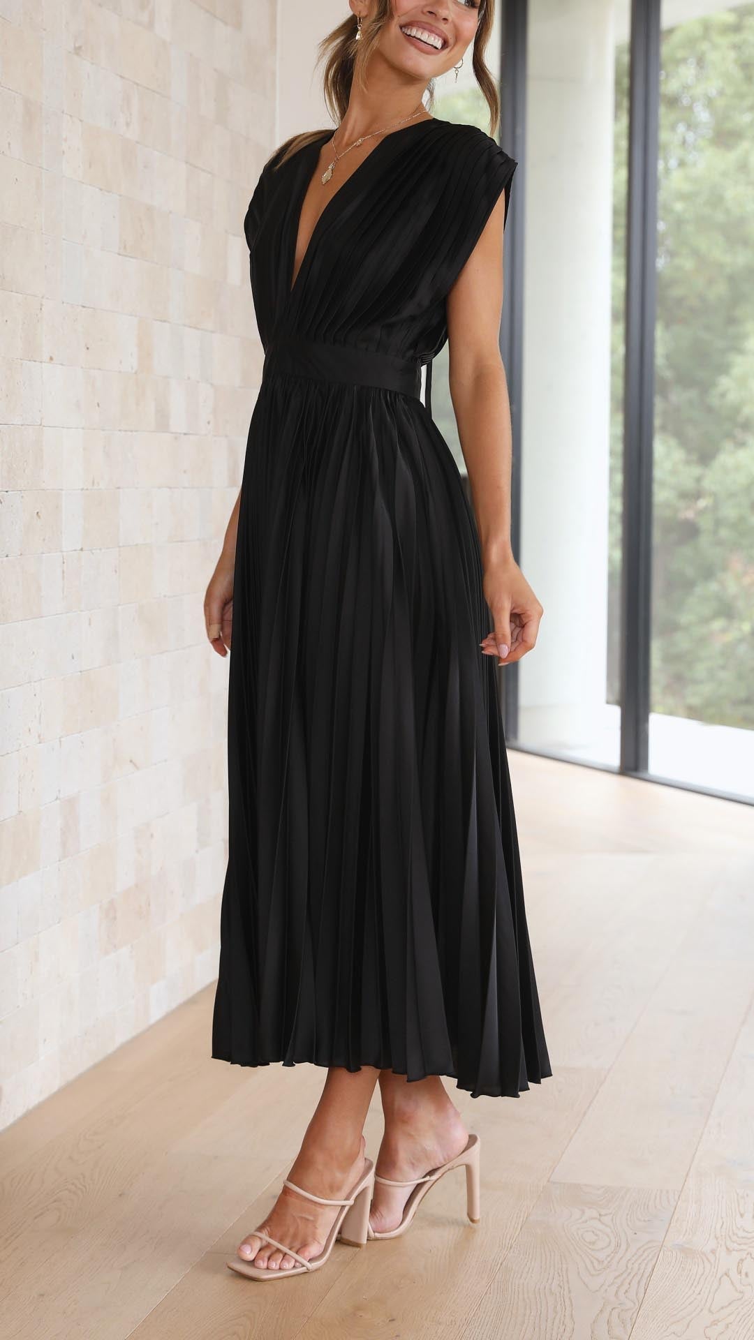 Kaitlyn | Women's Pleated V Neck Midi Wedding Guest Dress